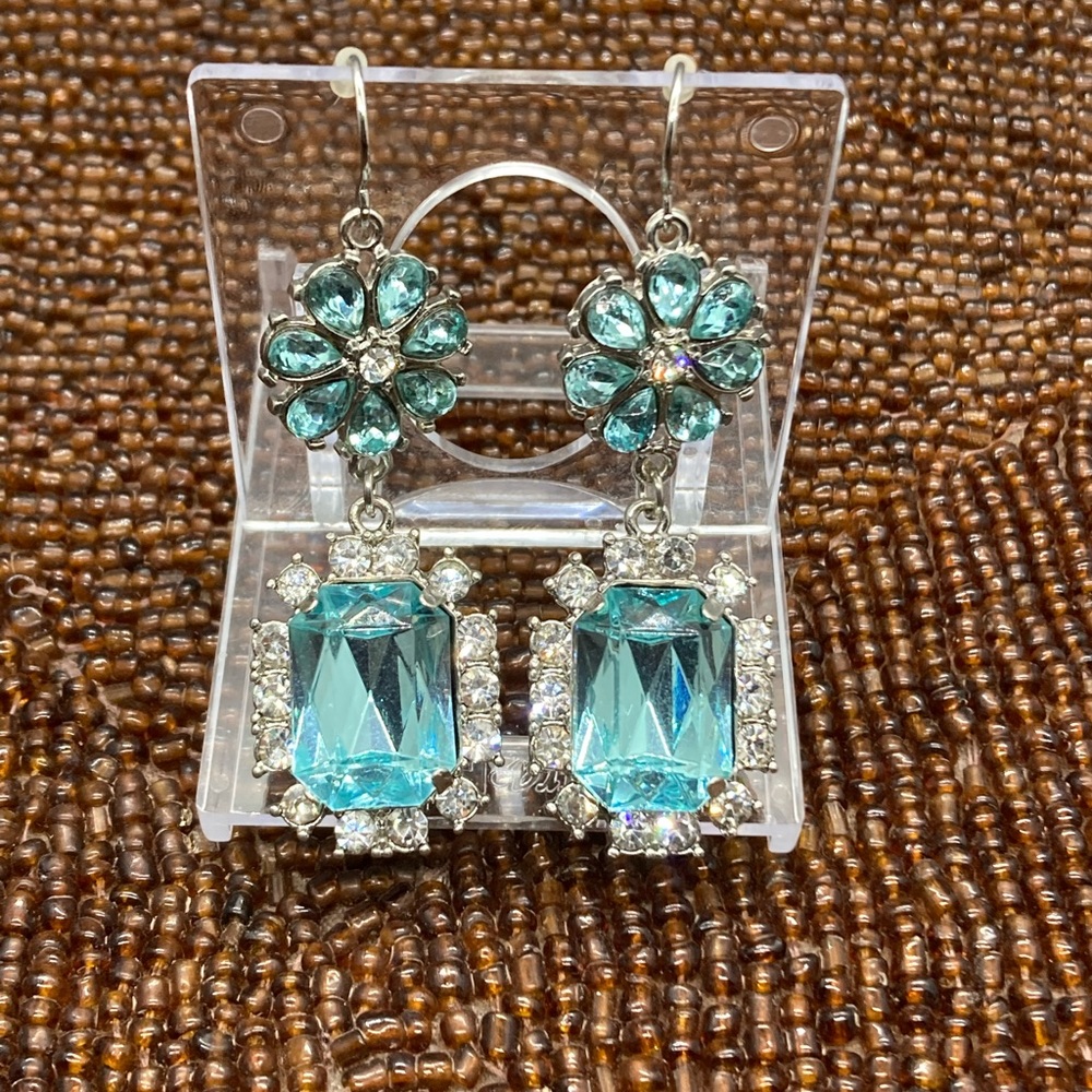 Forever 21-New
Aqua/Clear/Silver